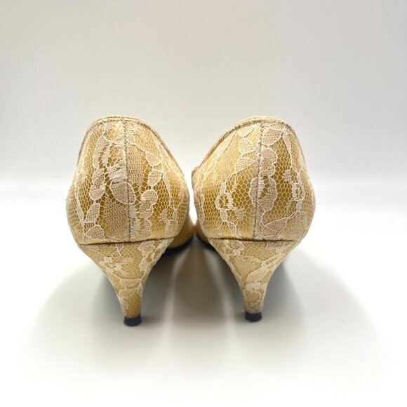 Vintage‎ Cream Lace Over Gold Cottagecore Kitten Heels Pumps Shoes - Picture 7 of 14
